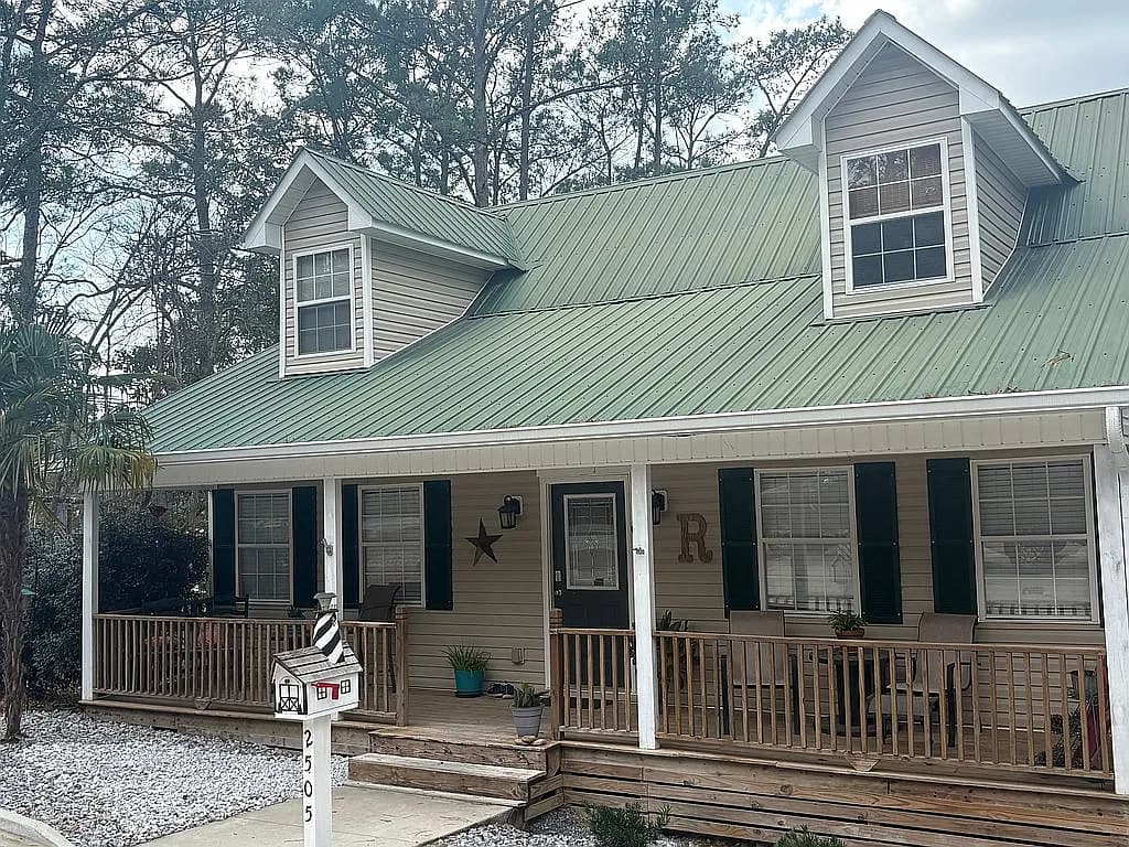 2505 Dolphin Dr — exterior photo