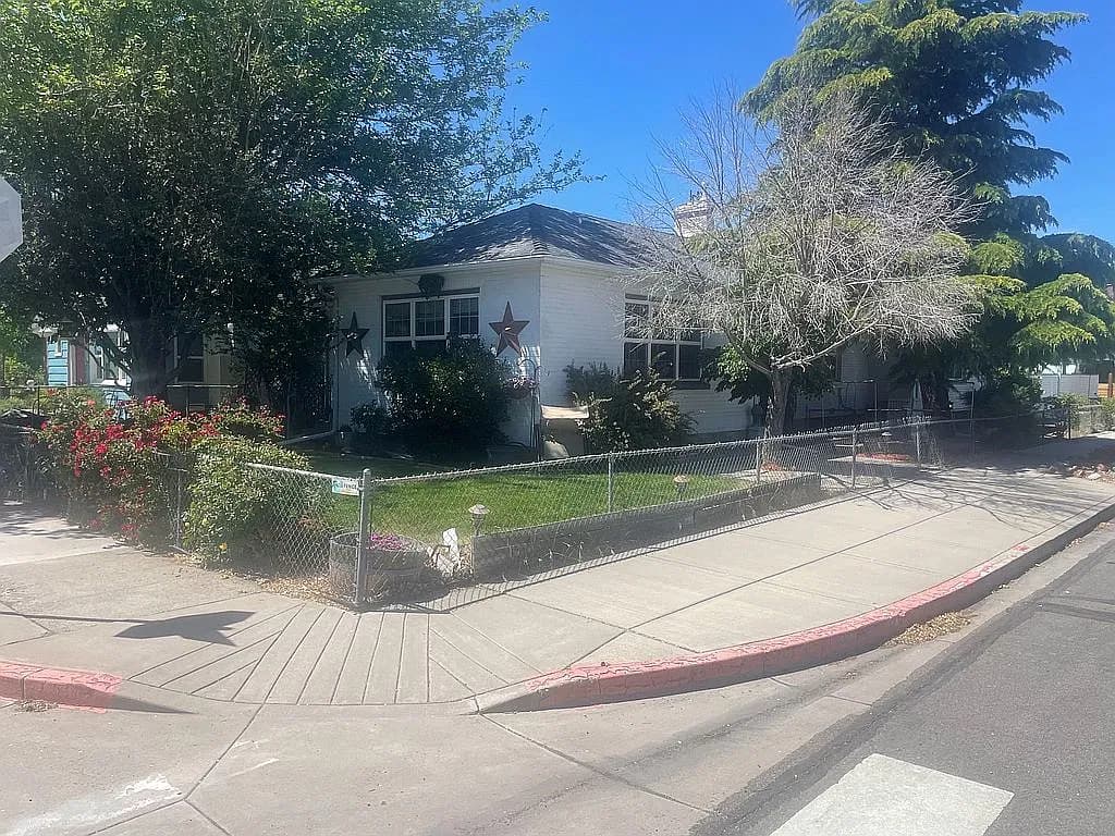 341 W Arroyo St — exterior photo