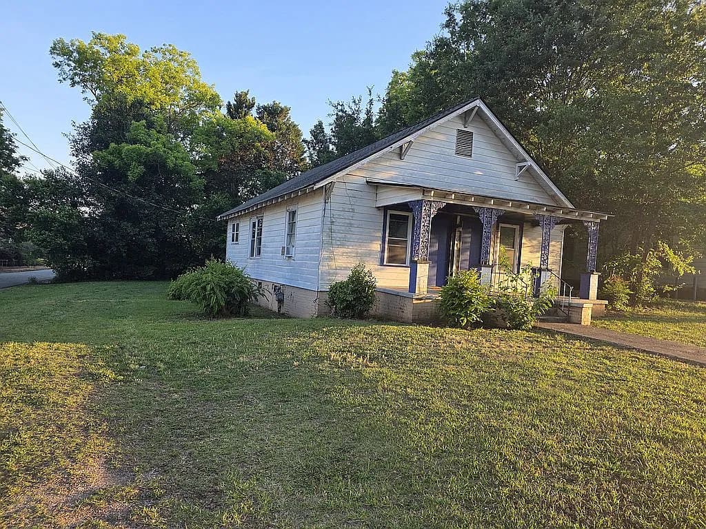 219 Carleeta St — exterior photo