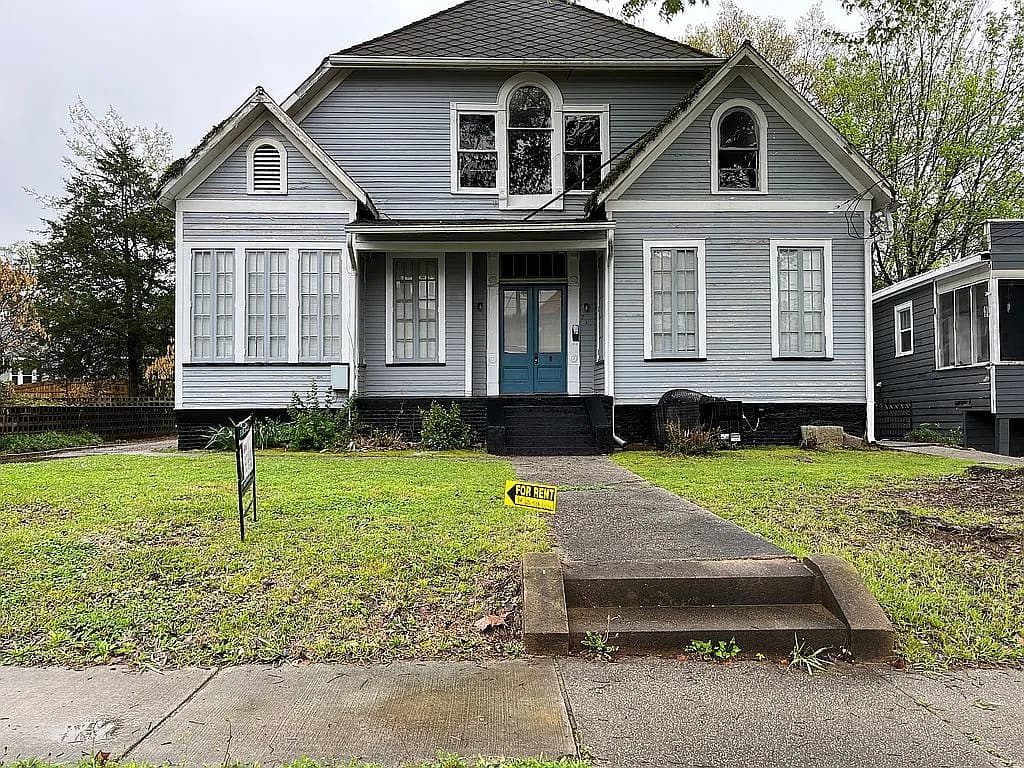2135 Cherry St — exterior photo