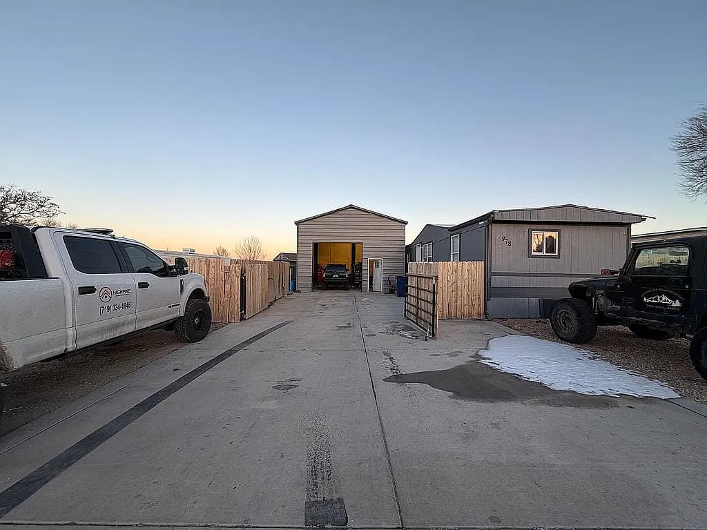 978 S Sibley Dr — exterior photo