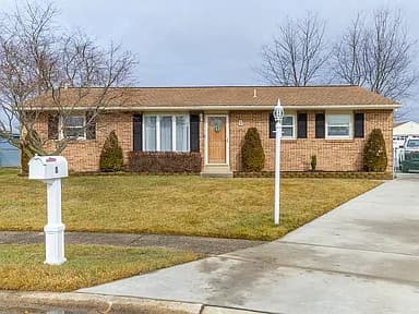 8 Craig Rd — exterior photo