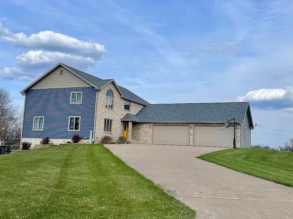 709 Branden Hills Dr — exterior photo
