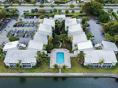 21121 SW 85th Ave APT 111 — exterior photo