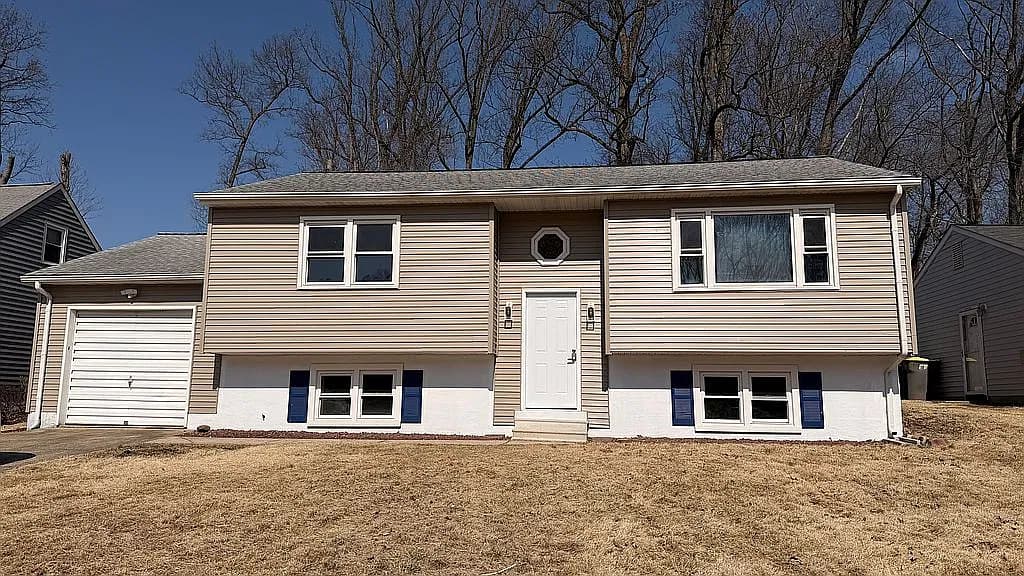 41 Thomas Jefferson Blvd — exterior photo