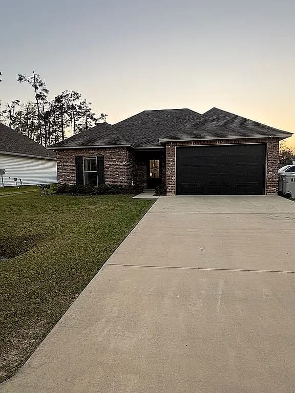 300 Yellow Pine Dr — exterior photo
