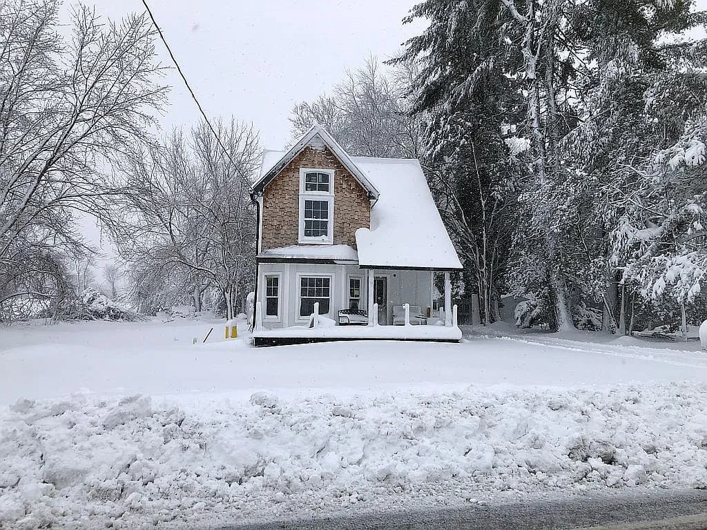 320 Davistown Rd — exterior photo