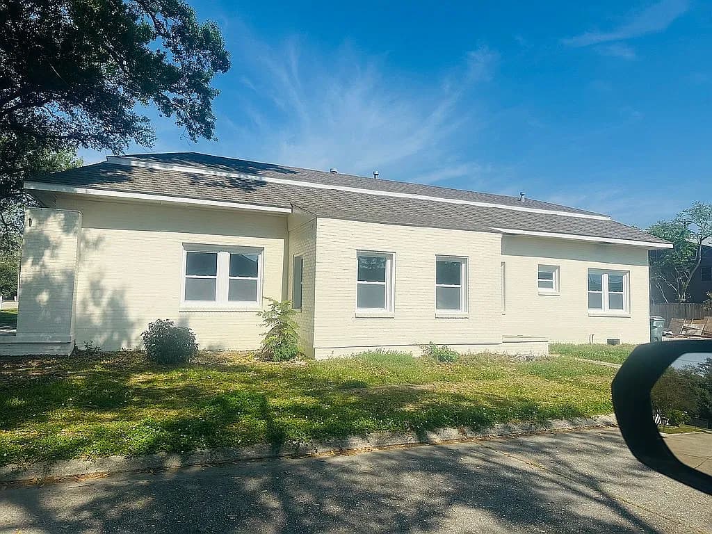 421 Sunset Ave — exterior photo
