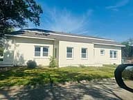 421 Sunset Ave — exterior photo