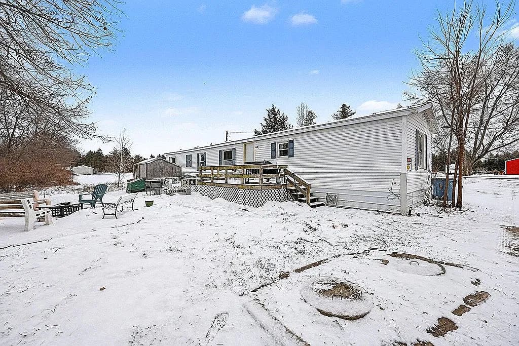 4337 Holland Lake Rd — exterior photo
