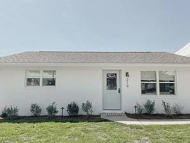 219 Casa Pl — exterior photo