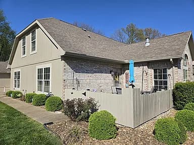 8010 River Park Way — exterior photo