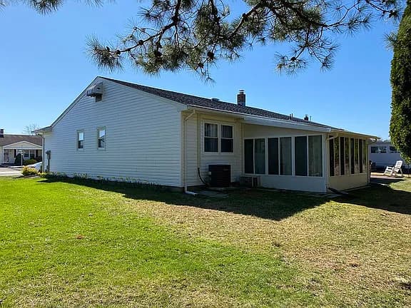 76 Westport Dr — exterior photo