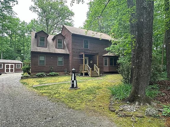 1204 Huntersdell Pl — exterior photo