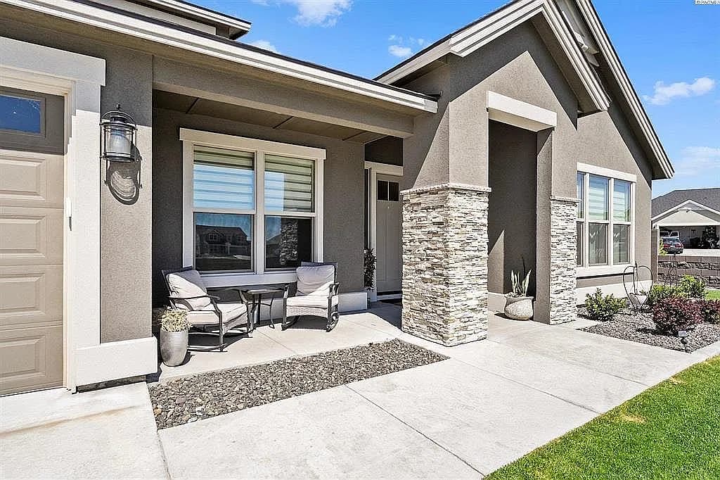 11911 Nottingham Dr — exterior photo