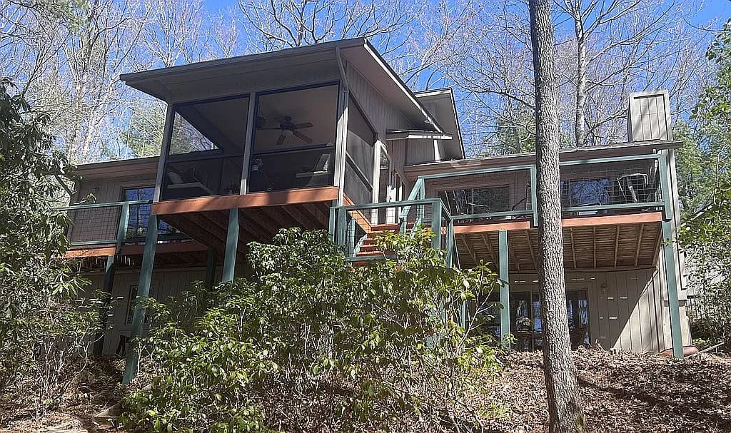 20 Dewa Ct — exterior photo