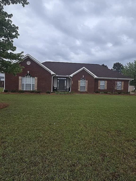 118 Huntington Dr — exterior photo