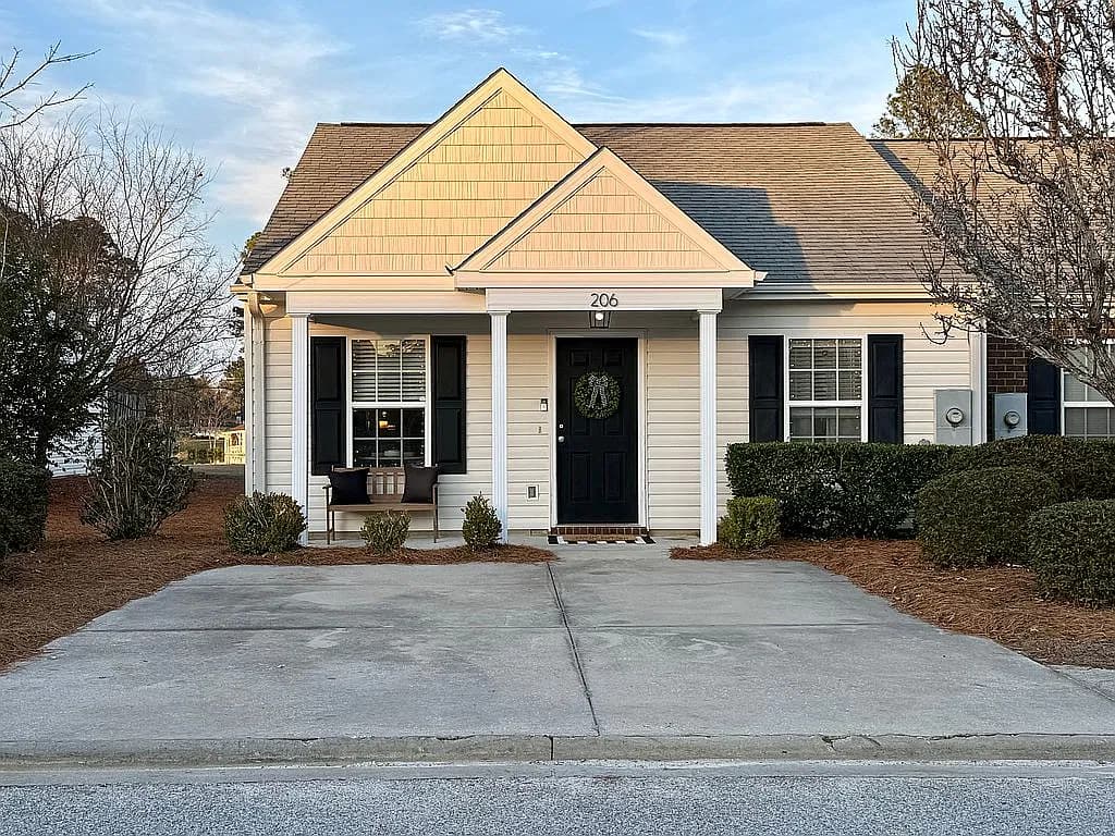 206 Sunview Dr — exterior photo