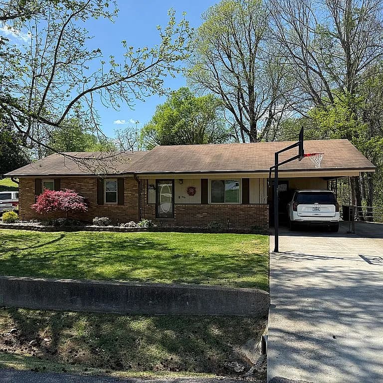 309 Sunny Acres Dr — exterior photo