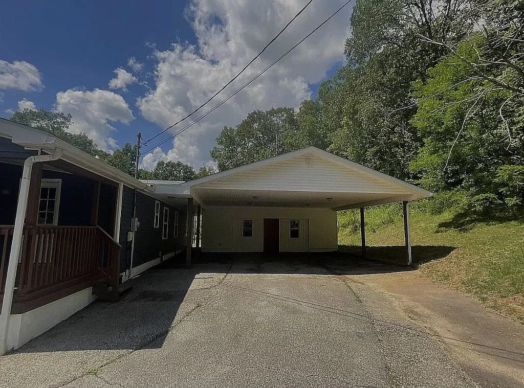 47 Township Road 1179 — exterior photo