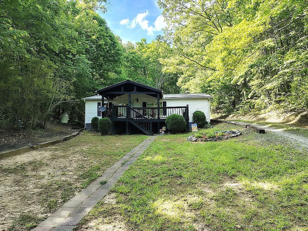 5620 Candy Mountain Rd — exterior photo
