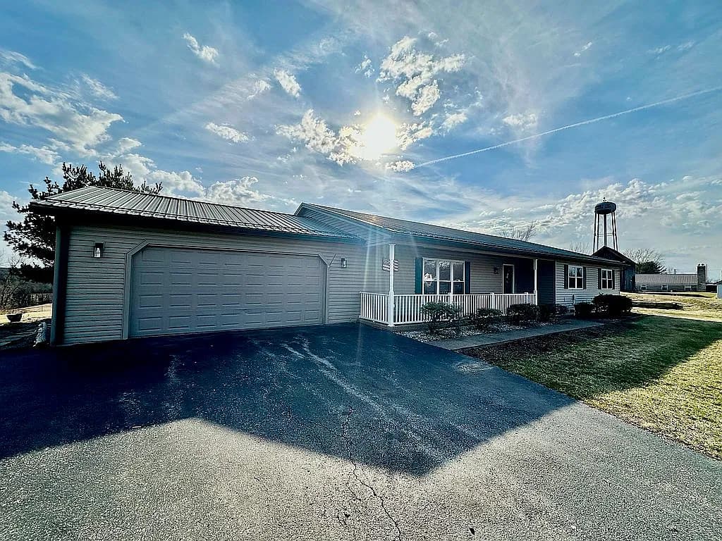 6168 W Us Highway 150 — exterior photo
