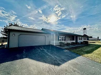 6168 W Us Highway 150 — exterior photo