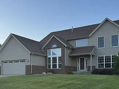 214 Revere Ct NE — exterior photo