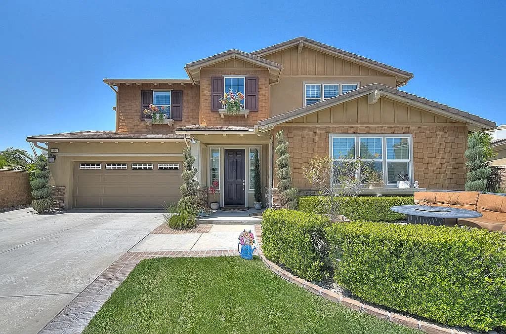14350 Saint Michaels Ln — exterior photo