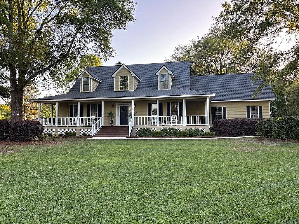 129 Cambridge Dr — exterior photo