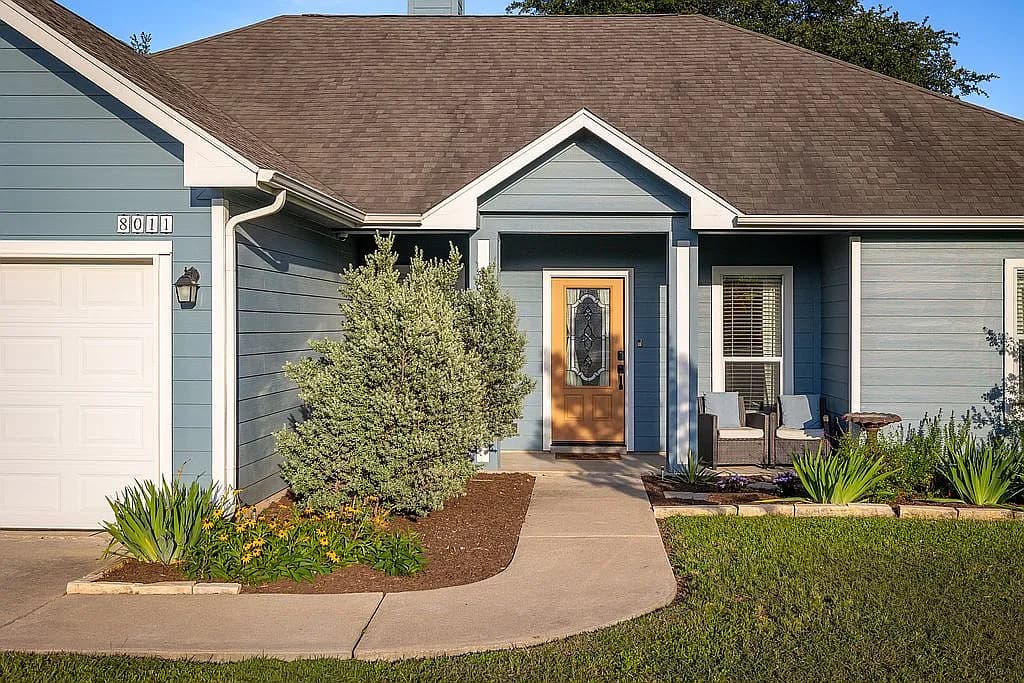8011 Scenic Brook Dr — exterior photo