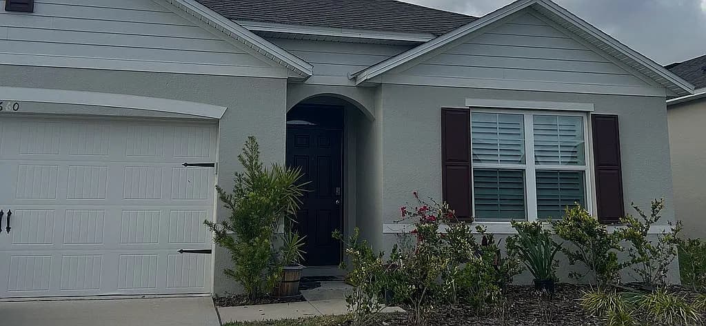 4660 Bernard Blvd — exterior photo