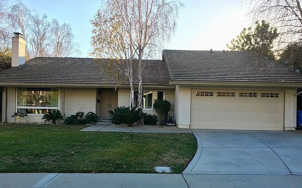 3079 Sierra Dr — exterior photo