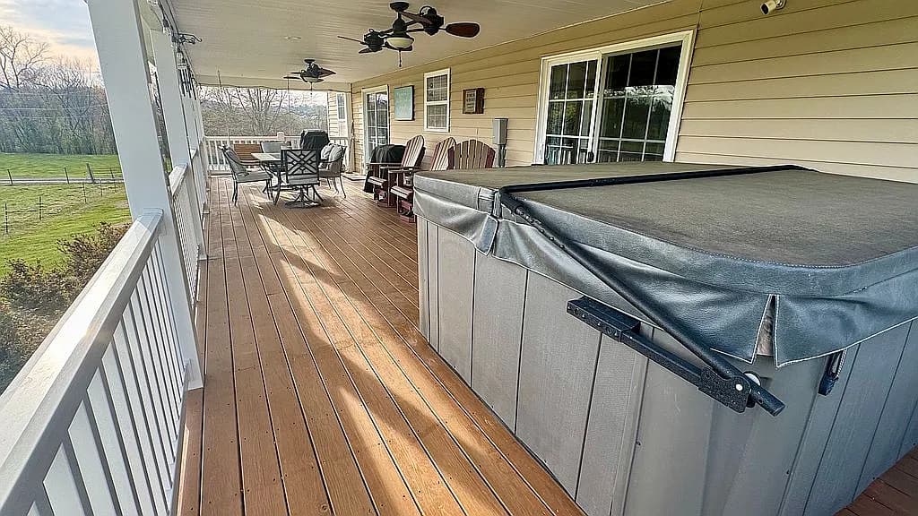 425 Airview Dr — exterior photo