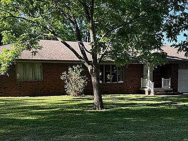 204 W Main St — exterior photo