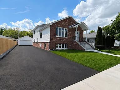 6604 S Chester Ave — exterior photo