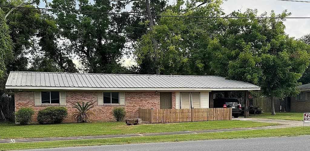 113 Maple Dr — exterior photo