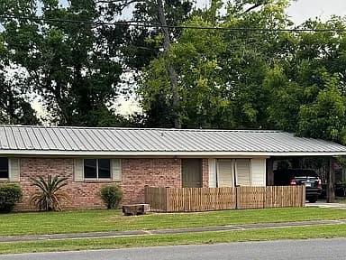 113 Maple Dr — exterior photo