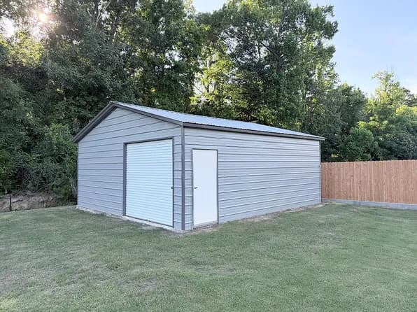 92 Bentom Dr — exterior photo
