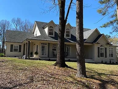 8615 Sheltowee Trl — exterior photo