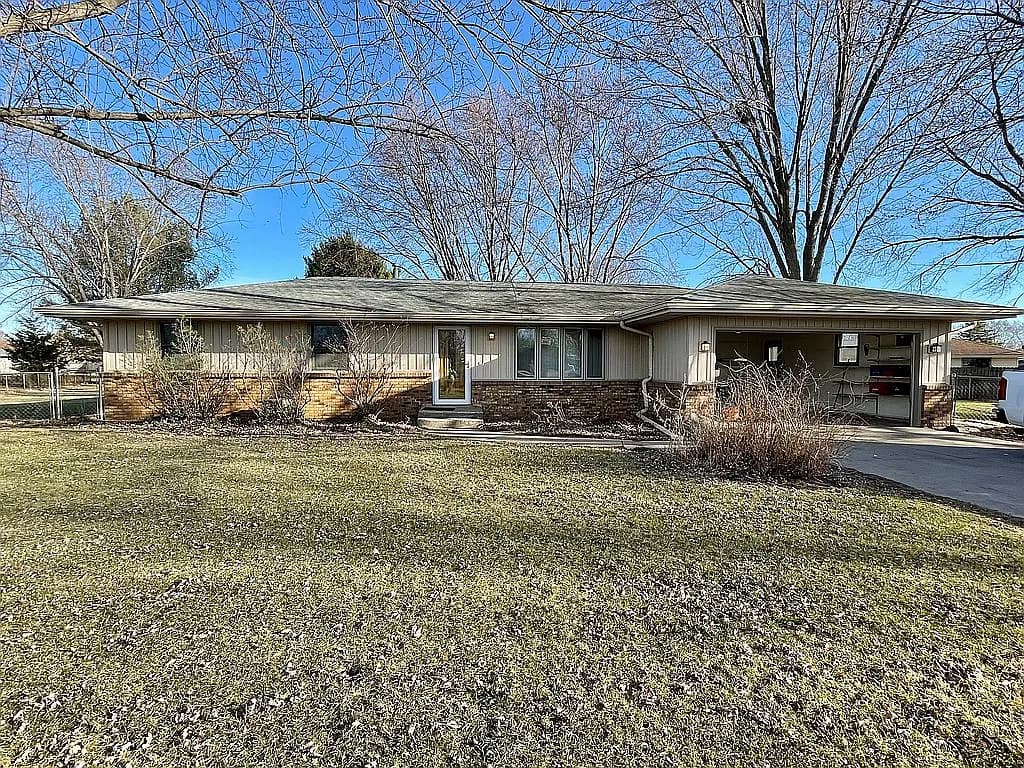 4667 Meteor Ct — exterior photo