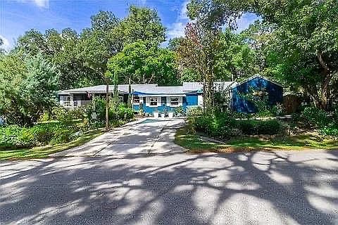 560 SE Live Oak Ave — exterior photo