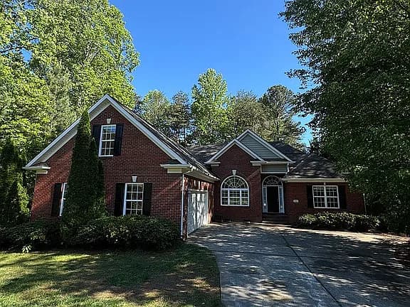 3682 Burton St — exterior photo