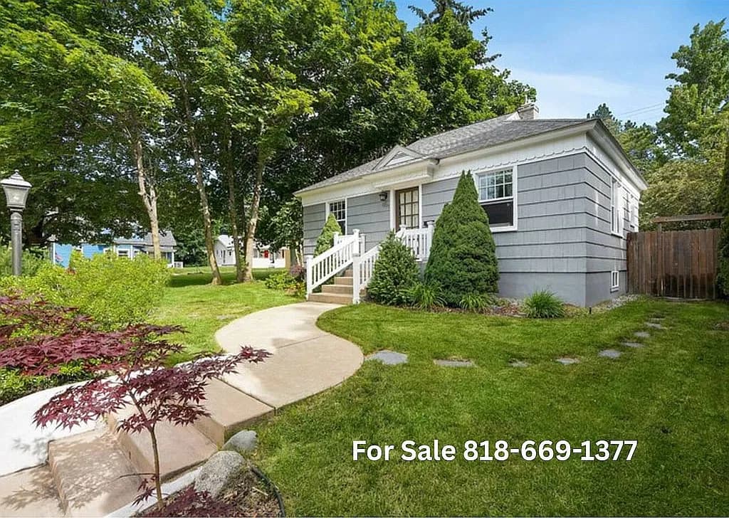 1005 E Lakeside Ave — exterior photo