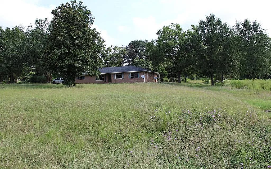 2749 Fm 2022 — exterior photo