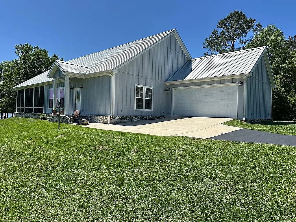 62 Treasure Point — exterior photo