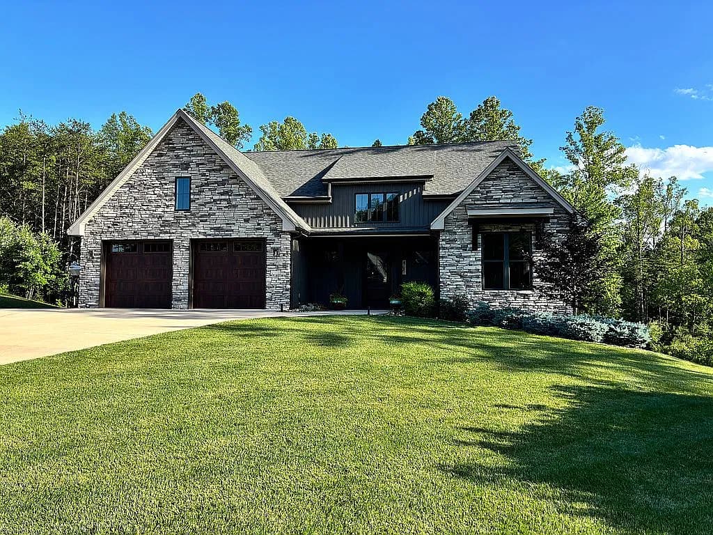 284 Beech Tree Ln — exterior photo