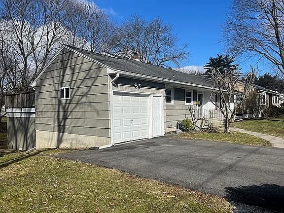 515 Winston Dr — exterior photo