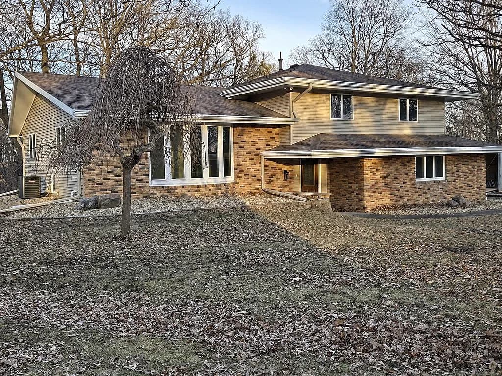 2695 Timberlane Rd — exterior photo