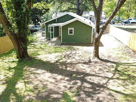 1216 Mountain Ave — exterior photo